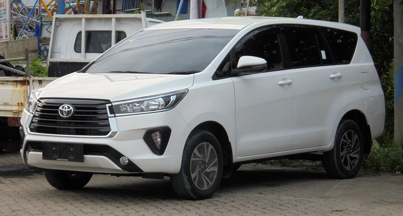 Toyota Innova 越南企业长期租车